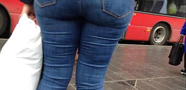  Candid - Best Pawg in jeans No4